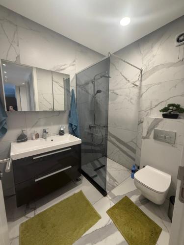 Ένα μπάνιο στο Luxury apartment in Prishtina