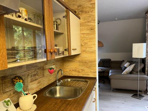 Η κουζίνα ή μικρή κουζίνα στο Ferienwohnung Unter den Linden