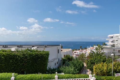 Stunning 6 Bedroom Villa Private Heated Pool