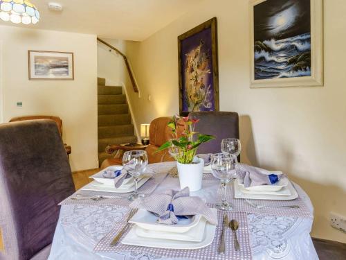 Χώρος καθιστικού στο 2 Bed in Aberaeron 45333