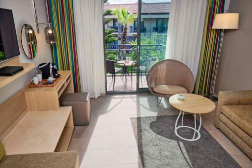 Ruang duduk di TUI BLUE Palm Garden