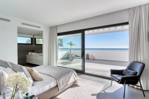 Modern Luxury Villa in Los Flamingos