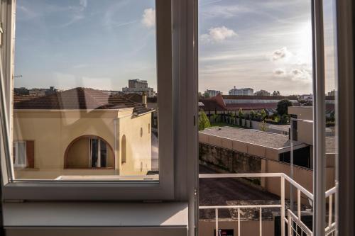 3BR Flat by Casa da Música, Central, Sleeps 6, E