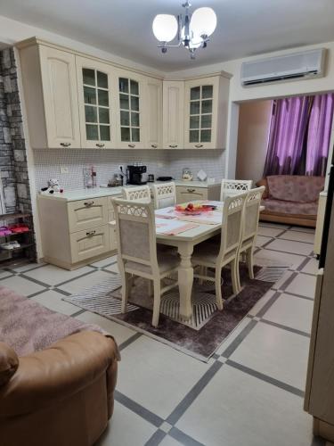 Karl Thopia Apartments