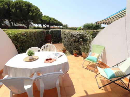 Appartement Rez-de-Jardin Bord de Mer, Terrasse 30m², 5 Pers, Port Camargue - FR-1-307-228