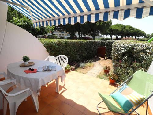 Appartement Rez-de-Jardin Bord de Mer, Terrasse 30m², 5 Pers, Port Camargue