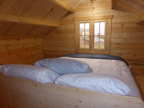 Postel nebo postele na pokoji v ubytování North Shore Retreat - OFF-GRID - OCEANfront