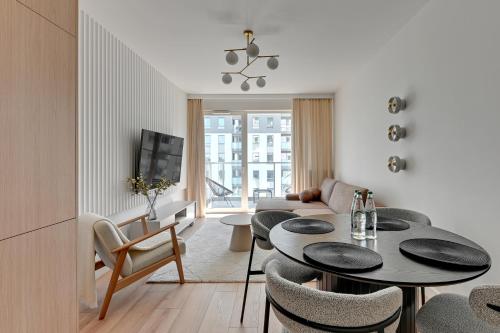 Horizon 63 Superior by Grand Apartments