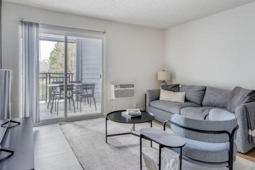 Χώρος καθιστικού στο Palo Alto 1br w gym pool wd nr Stanford SFO-1260