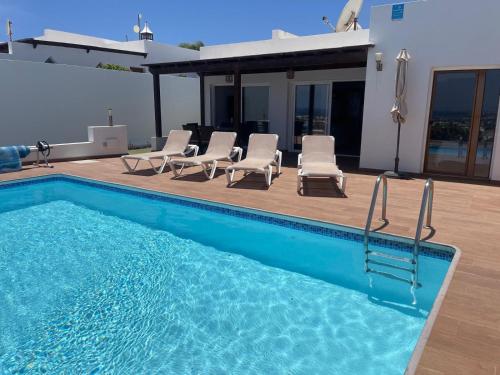VILLAS LANZAROTE LOS ALTOS by NEW LANZASUITES Villa CASSIDELL