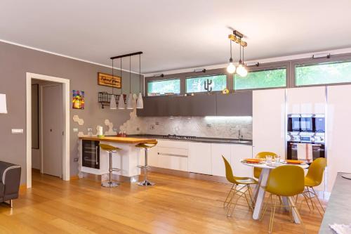 GuestHost - Modern Apartment with Large Terrace