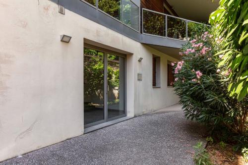 GuestHost - Modern Apartment with Large Terrace