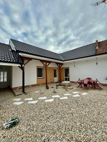 Chaloupka u Přehrady