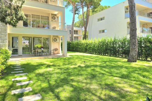 Garden Apartment in San Pietro Residence 303