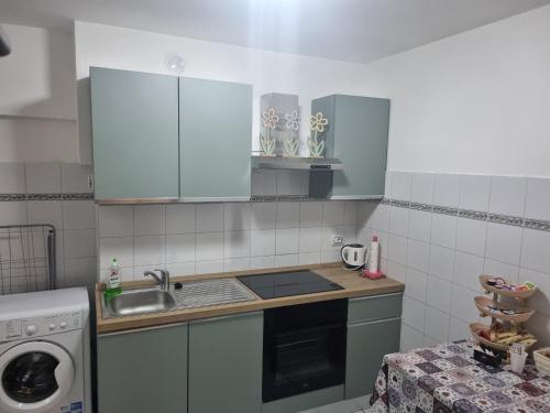 Una cocina o zona de cocina en La casetta della fontanella