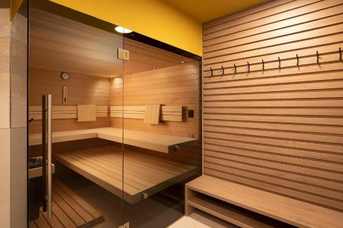 Villa Isla Verde for 10 people with private pool & sauna only 10 meters from the sea