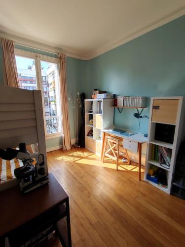 Haussmann-style flat with Montmartre view