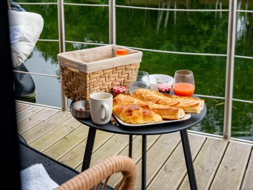 Φαγητό σε αυτό το ξενοδοχείο ή κάπου εκεί κοντά