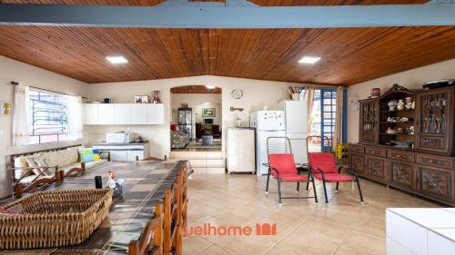 Dapur atau dapur kecil di Sitio em Piedade com Piscina e lazer completo