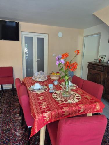 Posezení v ubytování Chambre double avec salle de bain privative