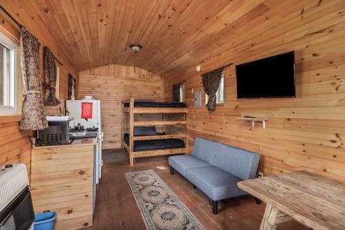 Μια τηλεόραση ή/και κέντρο ψυχαγωγίας στο Cabin 5