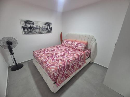 a bed in a room with at Mare e Luna in Lastva