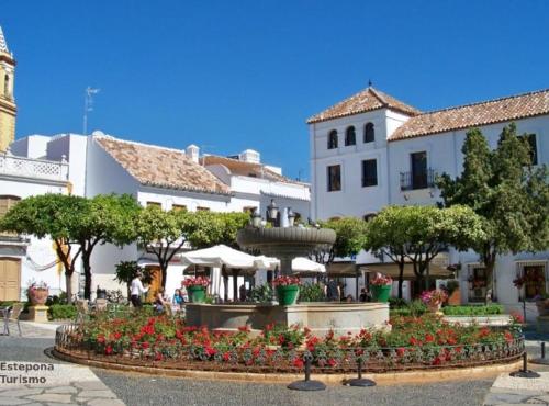 Charming Estepona Townhouse