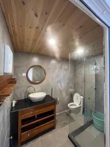 Un baño de Echo Vista By Lehriyat Retreats