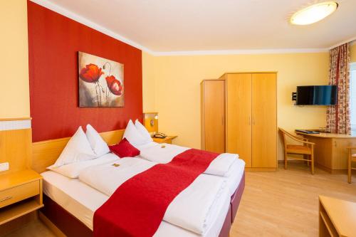 Gallery image of Strandhotel Schabus in Velden am Wörthersee