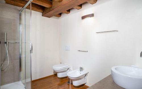 Ένα μπάνιο στο Duca Di Dolle Wine & Relais