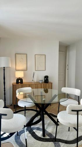 New Apprt 2 Rooms Tour Eiffel