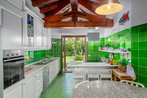Η κουζίνα ή μικρή κουζίνα στο Villa Silènis