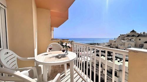 Apartamento Sol y Arena con vista al mar y piscina