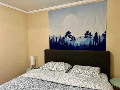 Кровать или кровати в номере Affordable & Furnished Comfy Oakland Apt