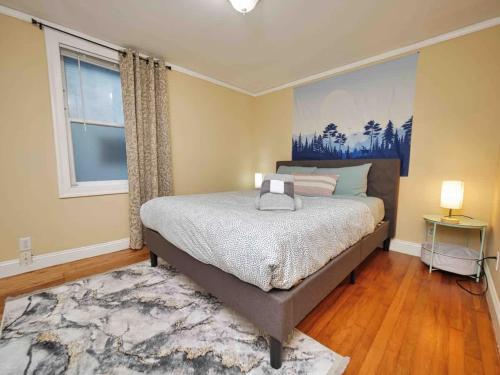Кровать или кровати в номере Affordable & Furnished Comfy Oakland Apt