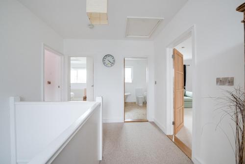 Φωτογραφία από το άλμπουμ του Harbourways, Coastal Retreat for Contractors & Leisure, Pet Friendly, Free Parking & Walk to Pubs σε Emsworth