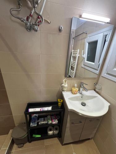 UpTown40 Ground Floor Apartment with Easy Free Street Parking