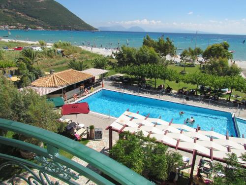 O vedere a piscinei de la sau din apropiere de Porto Fico Hotel