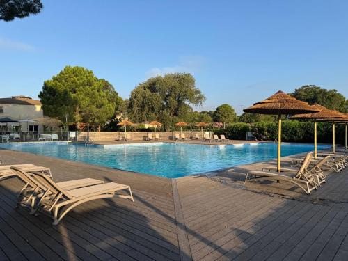 Mini Villa T4 duplex dans résidence hôtelière superbement arborée rénovée en 2023 - chez Anne avec piscine chauffée