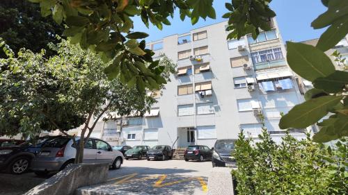 Apartment GaLa with Free Parking Near Old Town Split