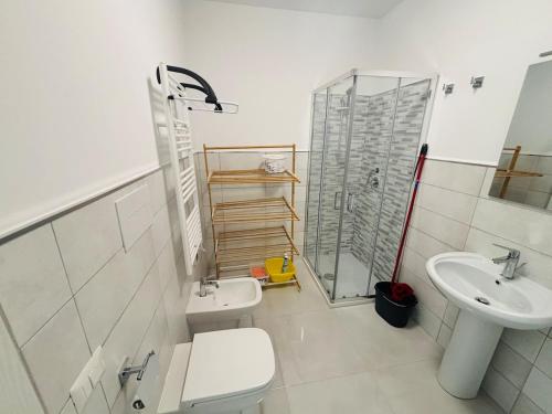 Un baño de Soverato Apartments