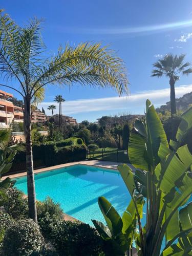 Appartement moderne dans une résidence avec piscine