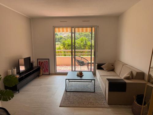 Appartement moderne dans une résidence avec piscine