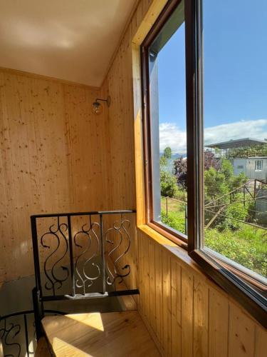 Ein allgemeiner Bergblick oder ein Berglick von der Ferienwohnung aus