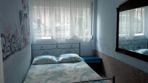 Budget Apartment Near Metro!