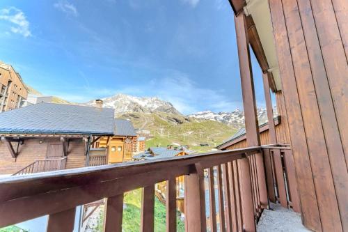 Cozy Mountain Apartment - Ski-In Ski-Out Access, Balcony & Parking - Résidence Le Silveralp