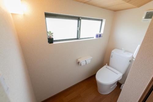 Un baño de 出雲古民家の宿みだみ