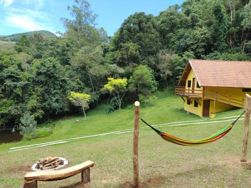 Landskap semula jadi dekat dengan chalet