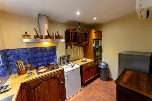 Dapur atau dapur kecil di Maison de charme près de Fontainebleau