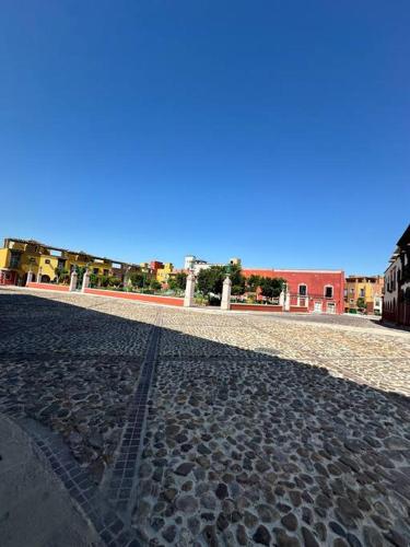 a cobblestone street with a cobblestone at Condominio de Lujo en San Miguel in San Miguel de Allende